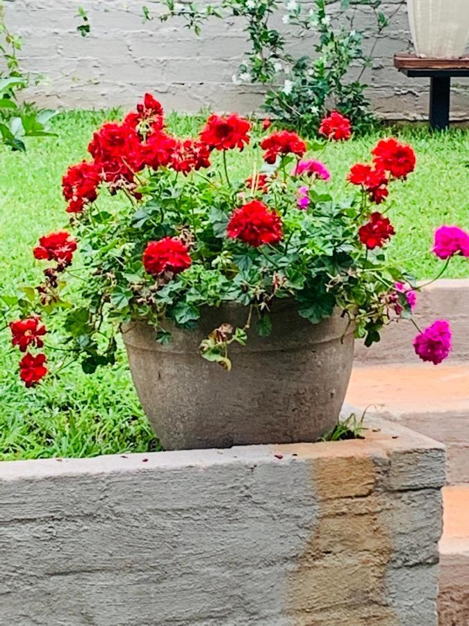 Douglas Villas Tzaneen Buitenkant foto